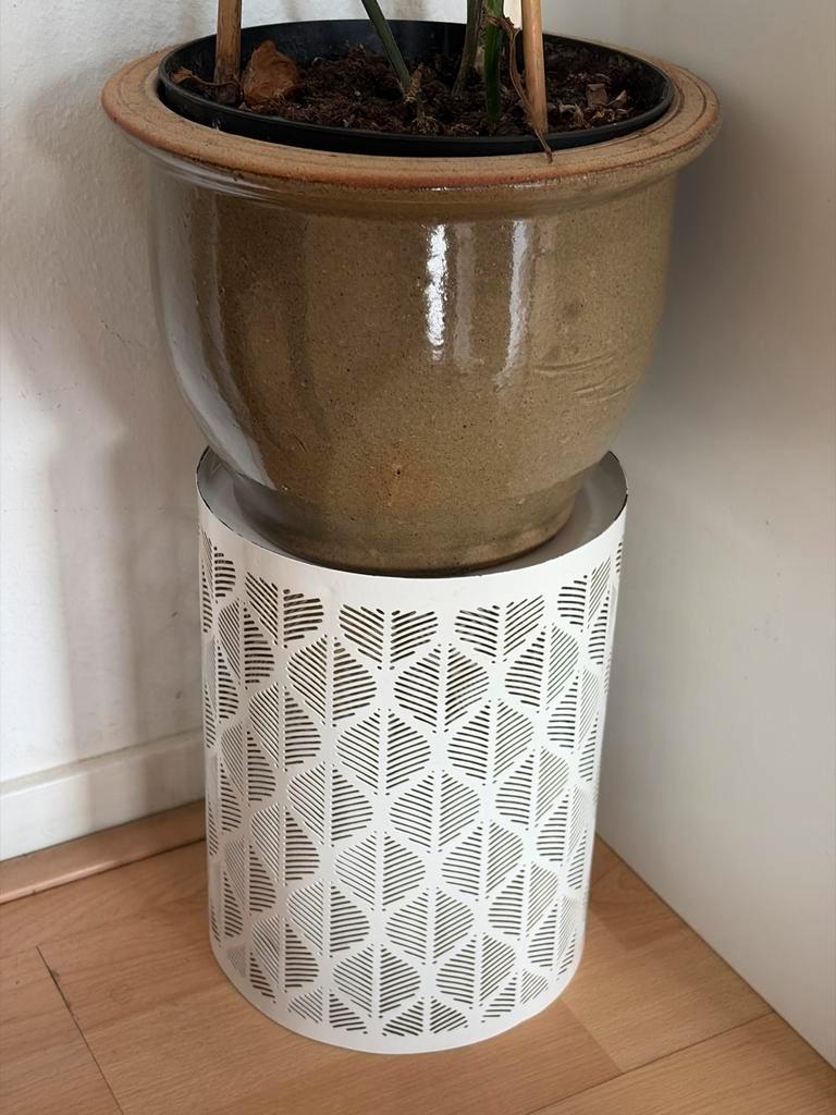 Metalen kandelaar / plantenstandaard - gratis af te halen