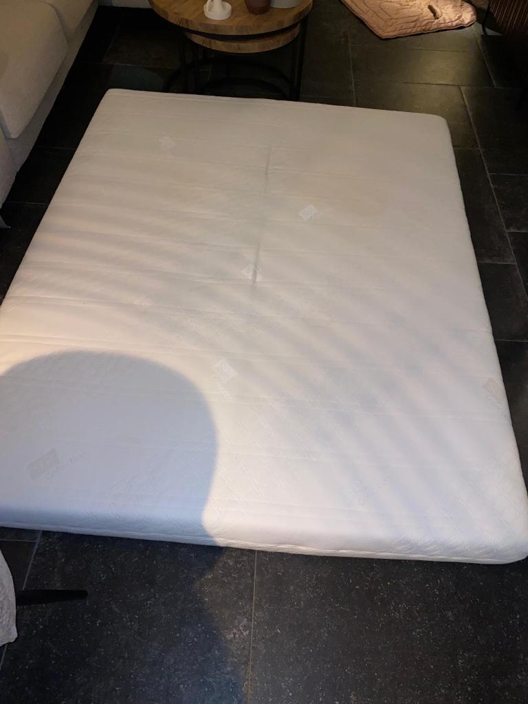 GRATIS AFHALEN Matras 160x200