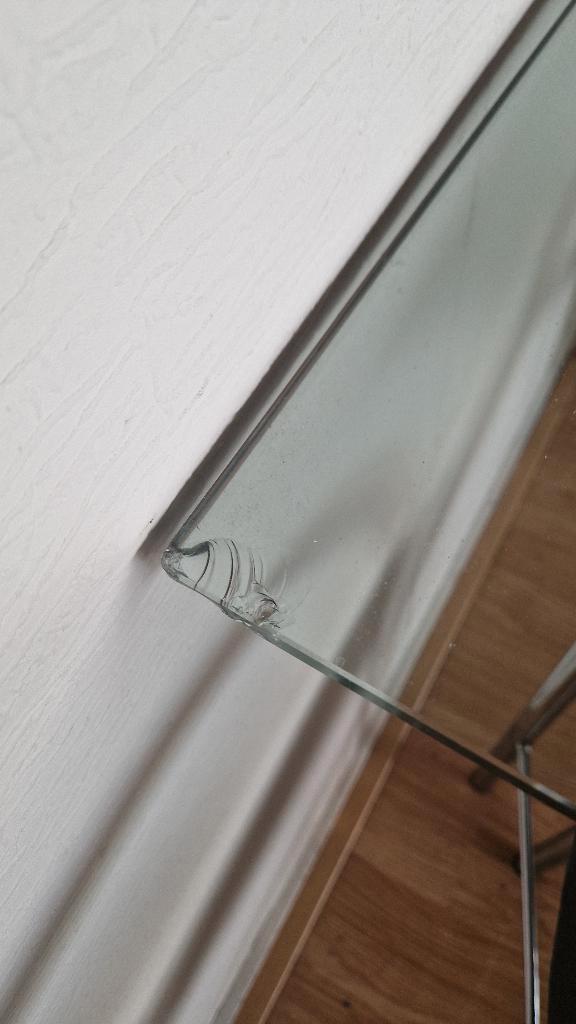 Gratis: Glazen eetkamer tafel met 4 stoelen