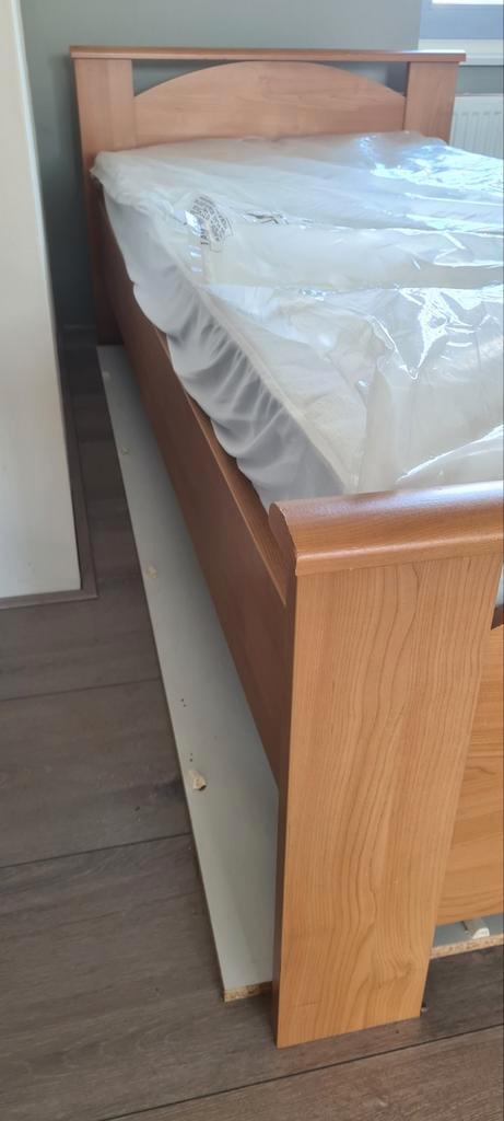 Eenpersoonsbed 90x200 cm