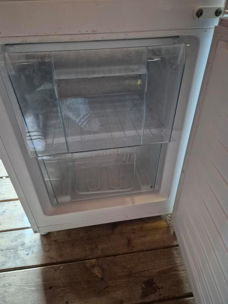 Amica Koel-vriescombinatie - Defecte vriezer, schade