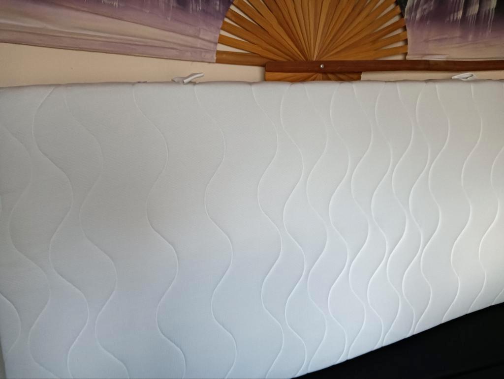 Gratis eenpersoons matras - zo goed als nieuw!