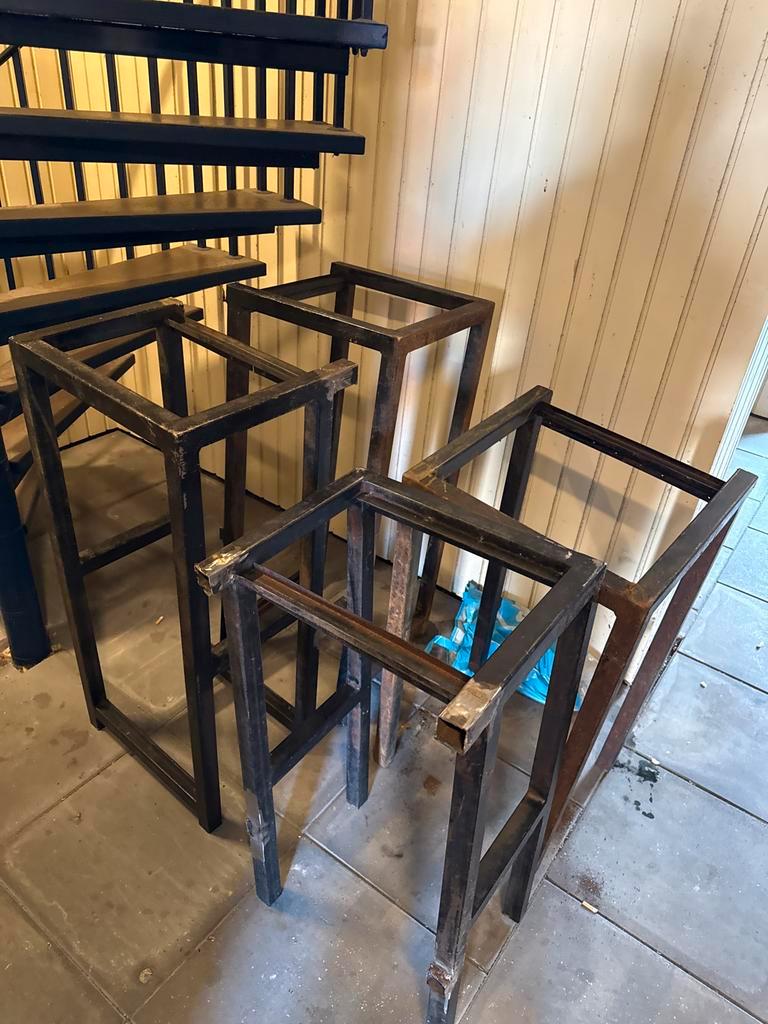 Stalen tafelpoten / onderstellen