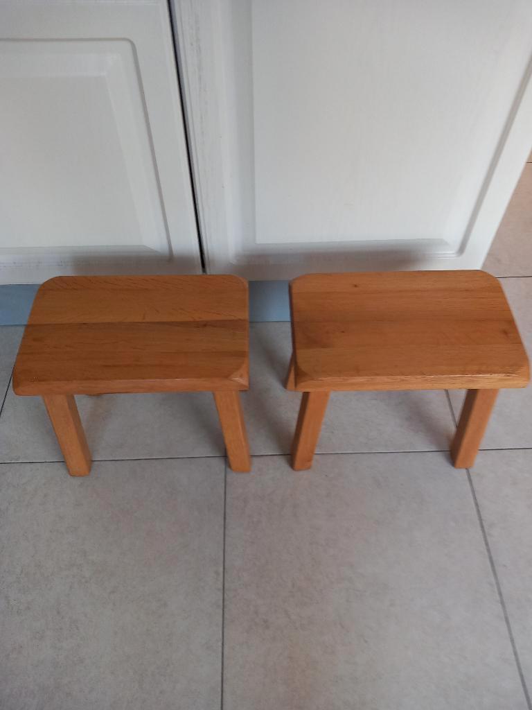 Blank eiken bijzettafeltjes