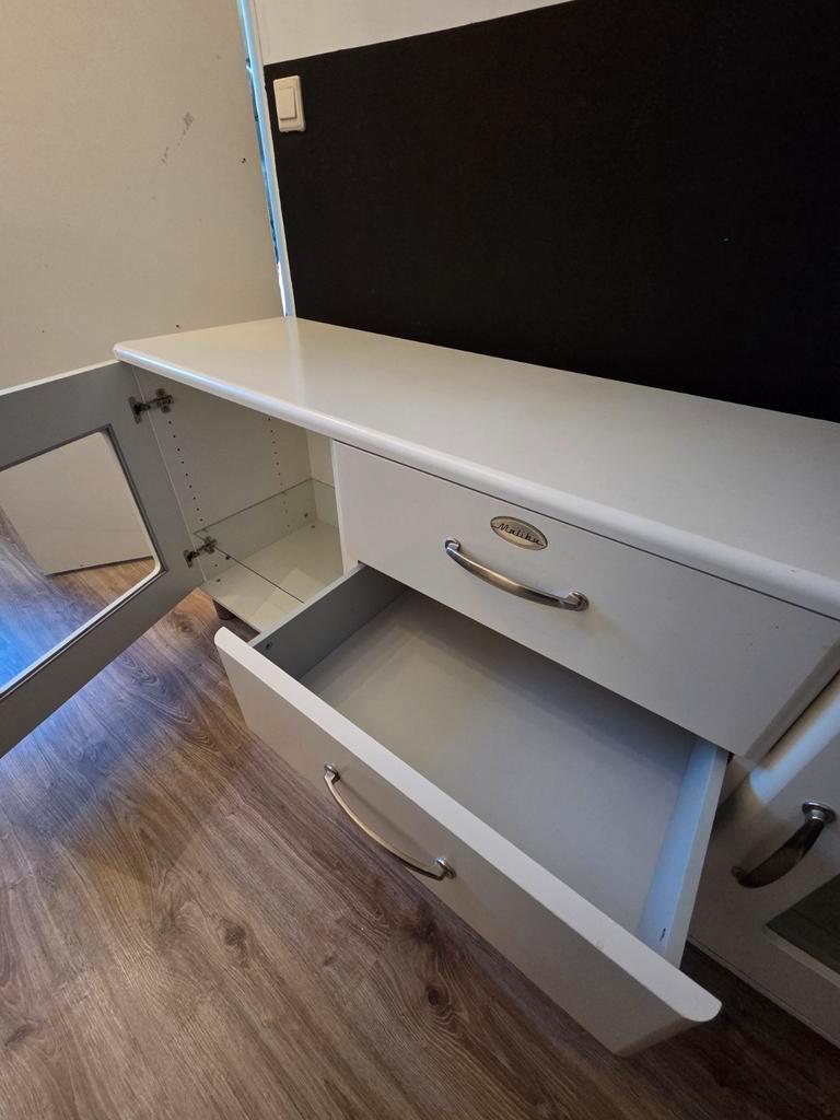 Vintage Malibu Dressoir - Netjes en Gedemonteerd