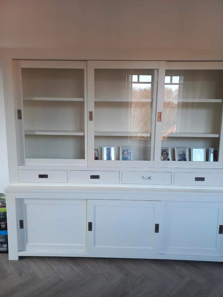 Te koop witte buffetkast