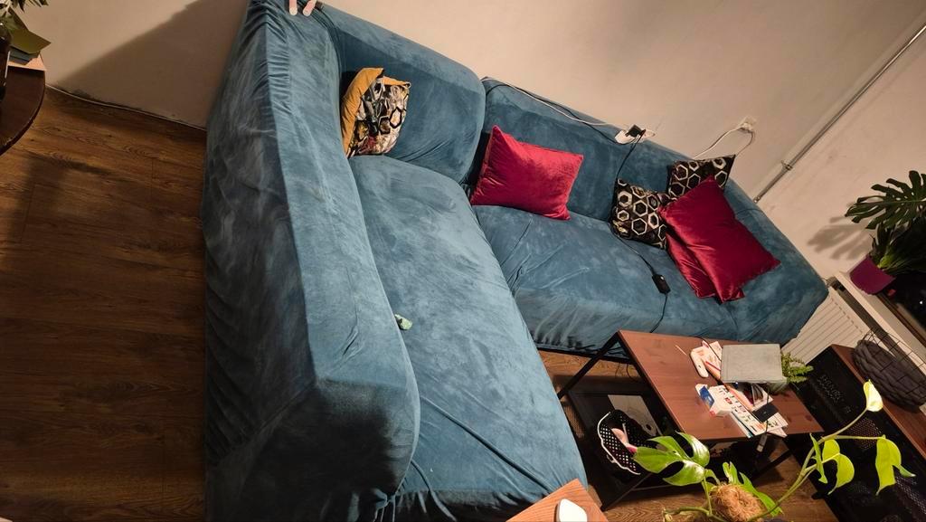 Een hoekbank met hoes