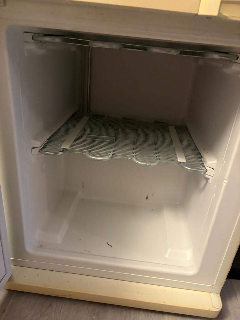 Grote koelkast gratis ophalen