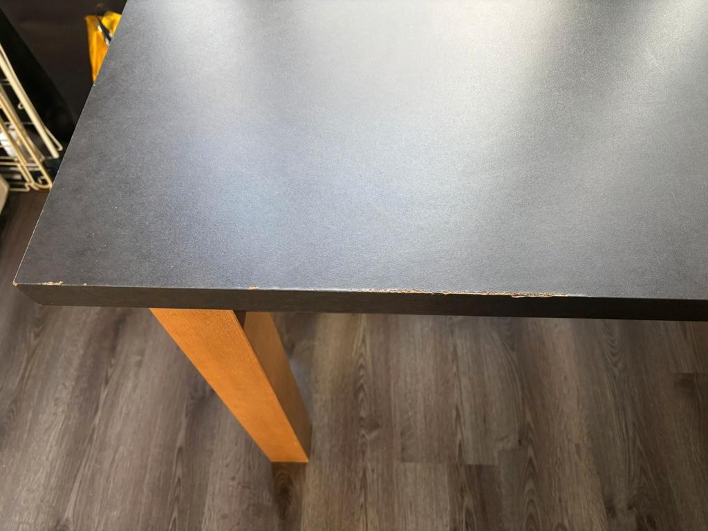 Gratis Eettafel 160x90 - Op te halen!