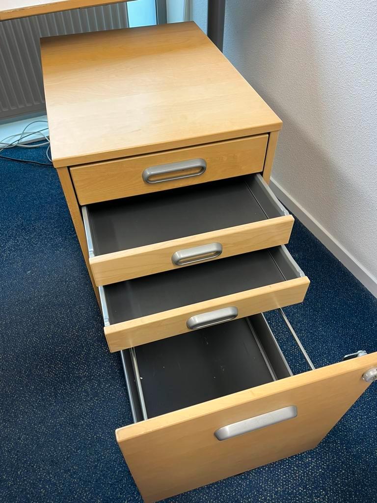 Ikea bureau en ladekast