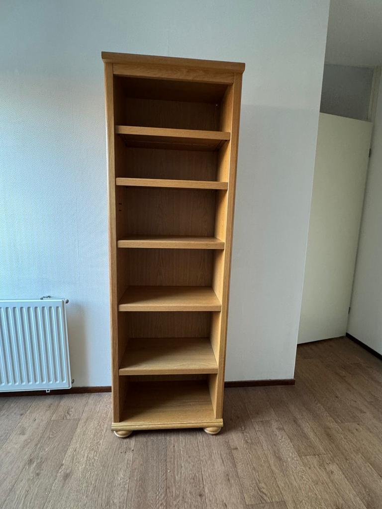 Gratis Houten Boekenkast met Fineer