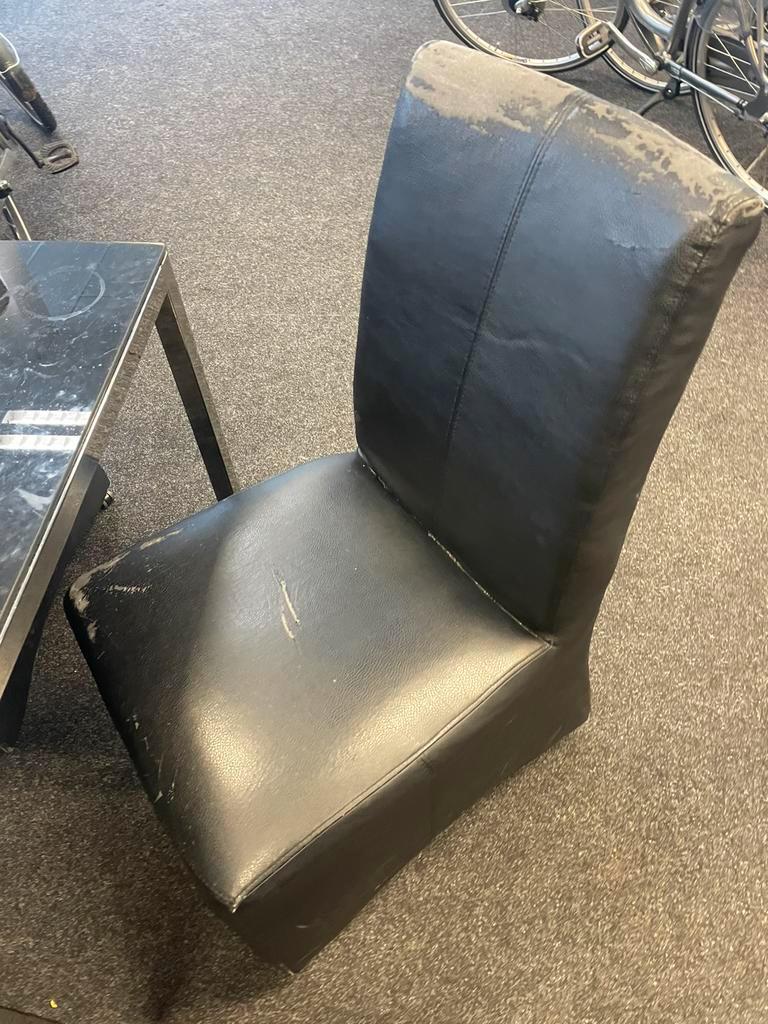 Eettafel met 4 stoelen