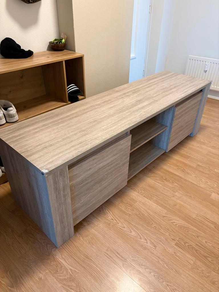 Mooie tv meubel met opbergruimte