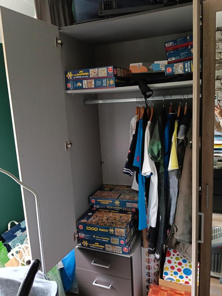 GRATIS 5 deurs kast af te halen