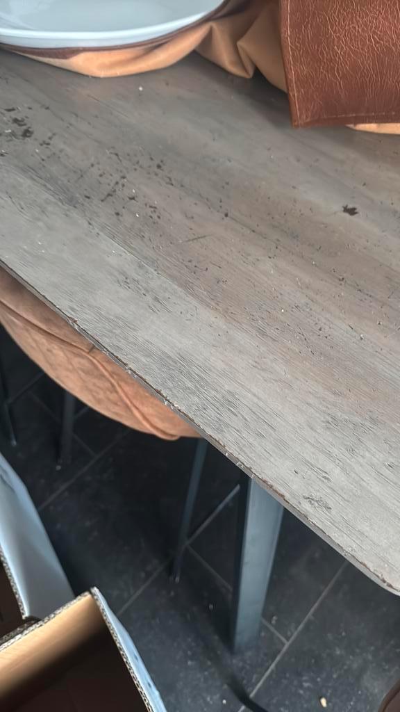 4 Barkrukken - Gratis Ophalen! Tafel