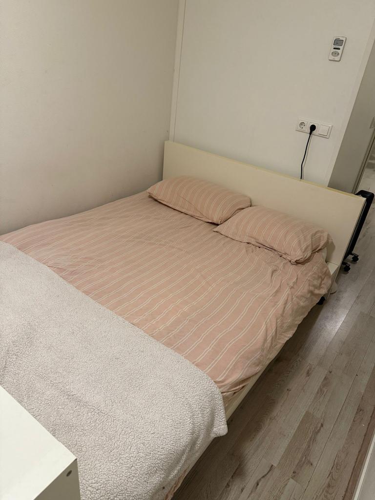 Gratis bed 160x200 met lattenbodem