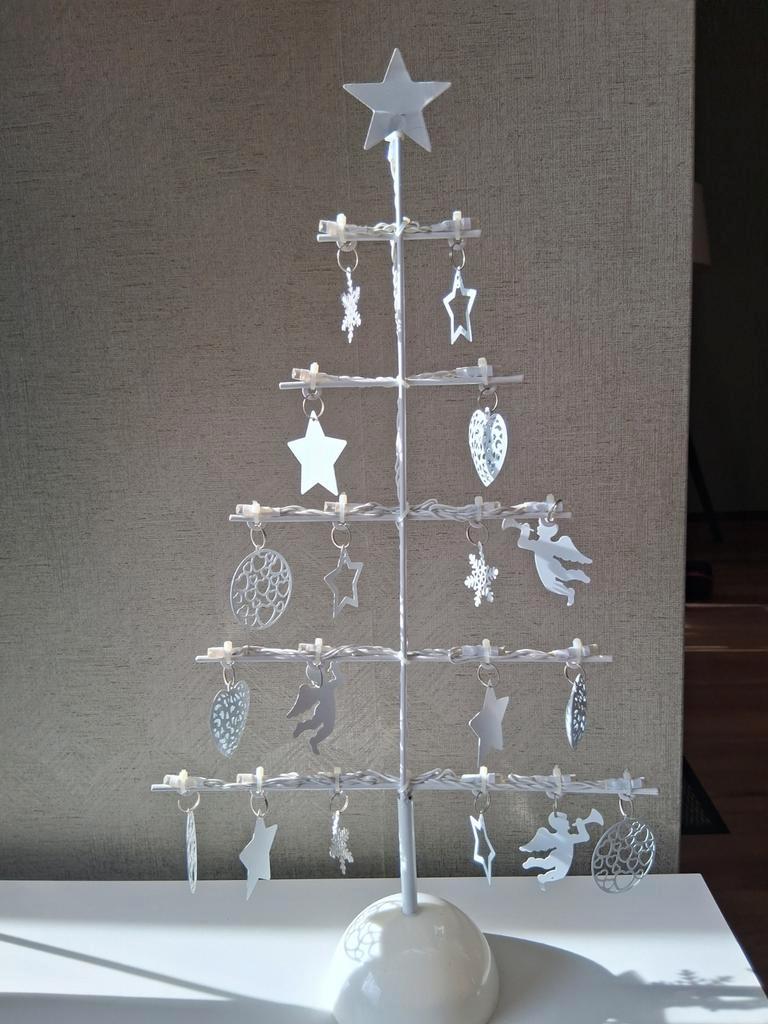 Gratis Kerstboom met verlichting - excl. batterij