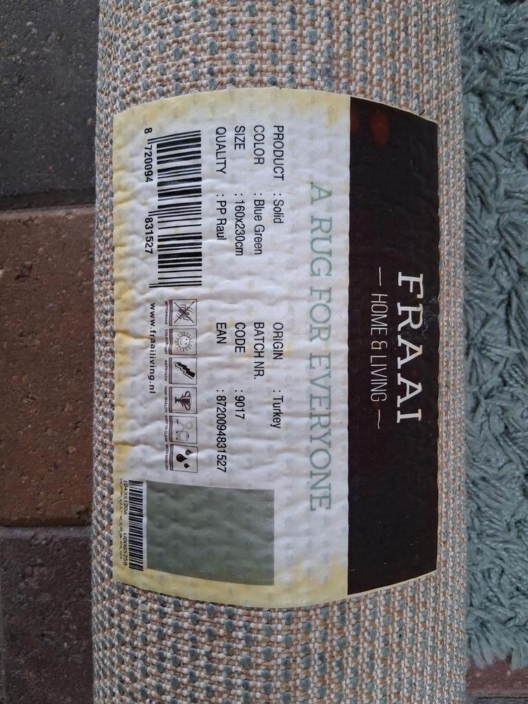 Gratis vloer kleed zie 2e foto afmeting en kleur. Geen vlekk