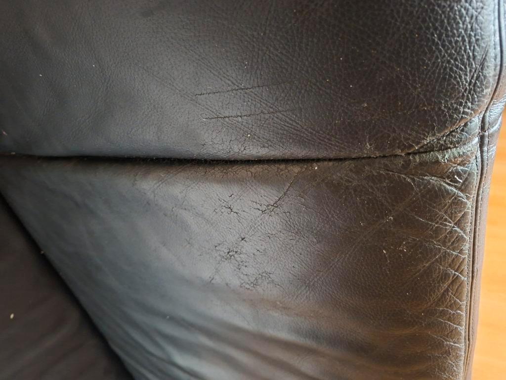 Gratis 2- en 3-zits bank - Beschadigd, maar bruikbaar