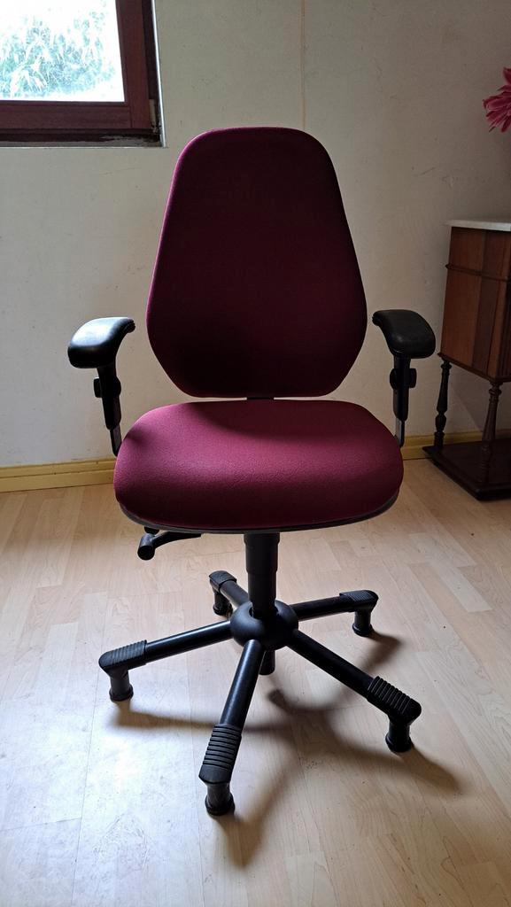 Bordeaux bureaustoel (gebruikt, zonder wieltjes)