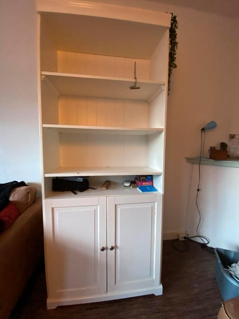 Twee kasten in prima staat - gratis af te halen!