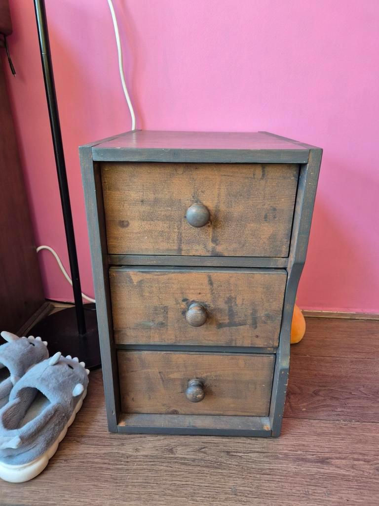 Houten ladekastje - 32x33x53 cm