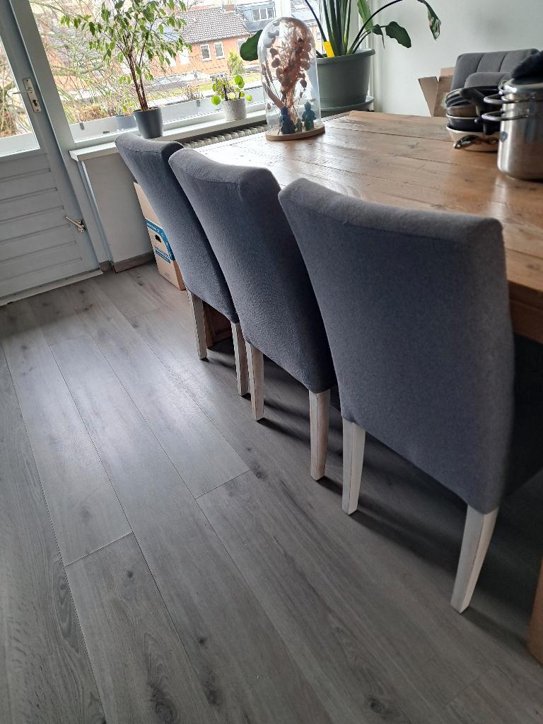 6 Eetkamer tafel stoelen