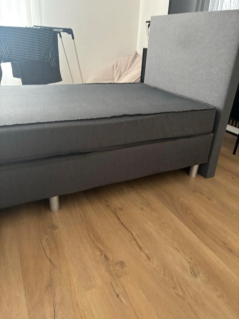 Boxspring 200x90 cm - Zo goed als nieuw - Gratis!