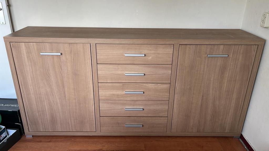 Houten dressoir met lades en deuren