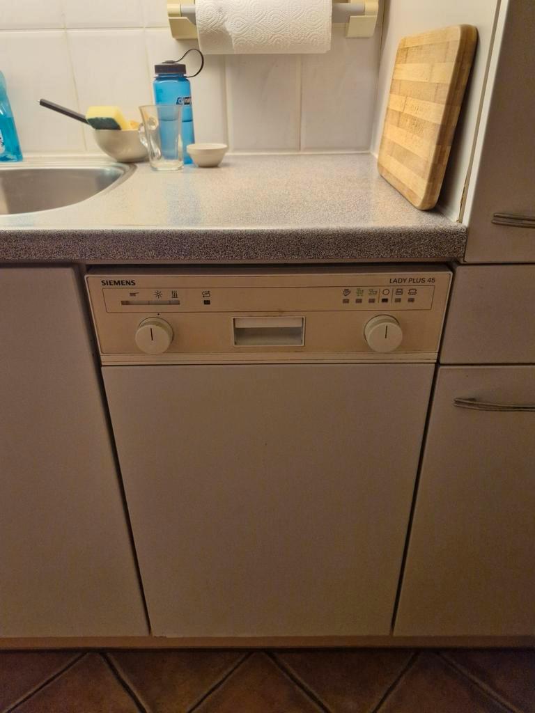 Goed onderhouden gebruikte keuken