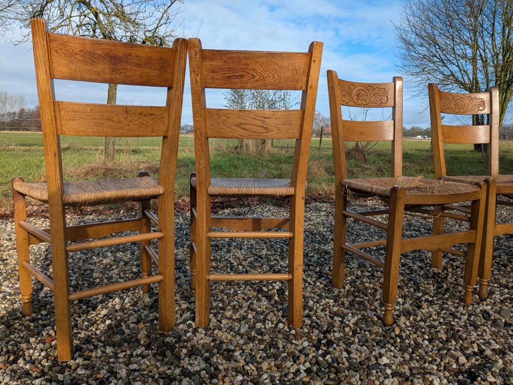 Gratis op te halen: Boeren eetkamerstoelen