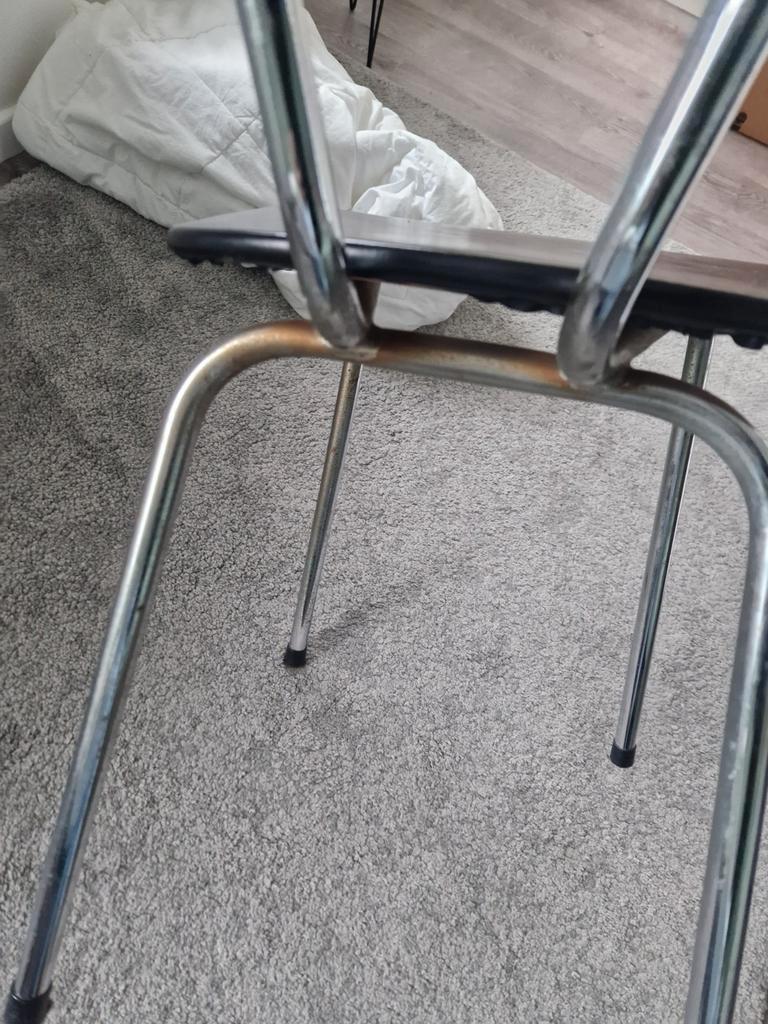 Gratis formica stoel. Bekleding los