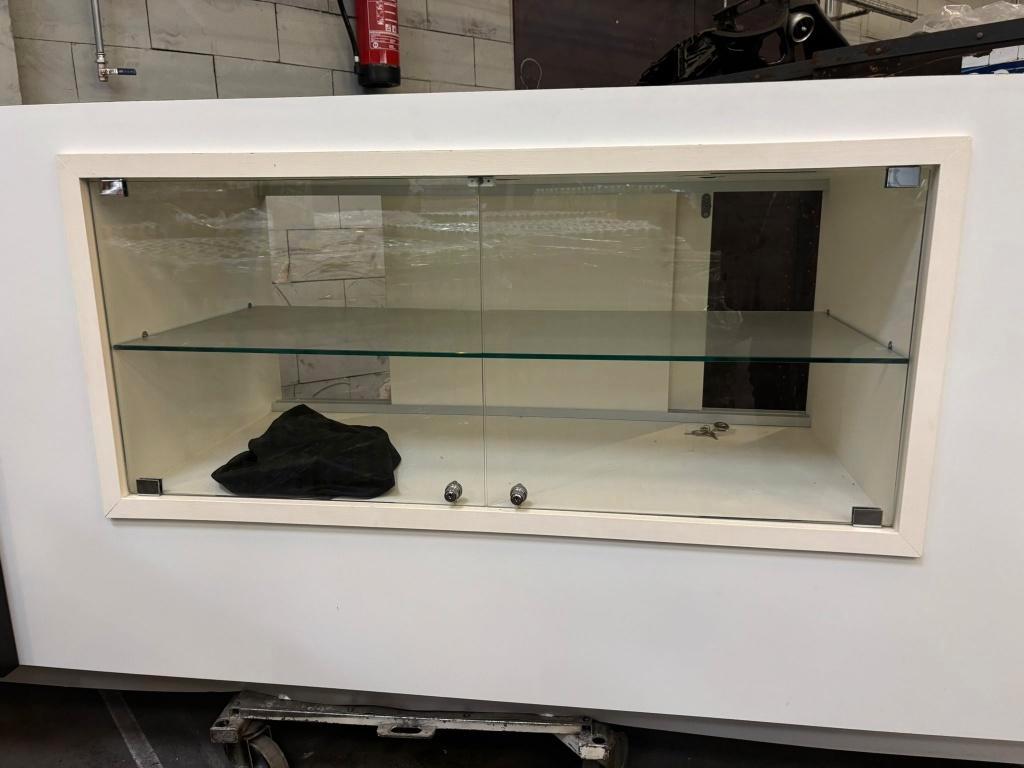 GRATIS Af te halen Toonbank/Winkelvitrine met Glas 285 x 70