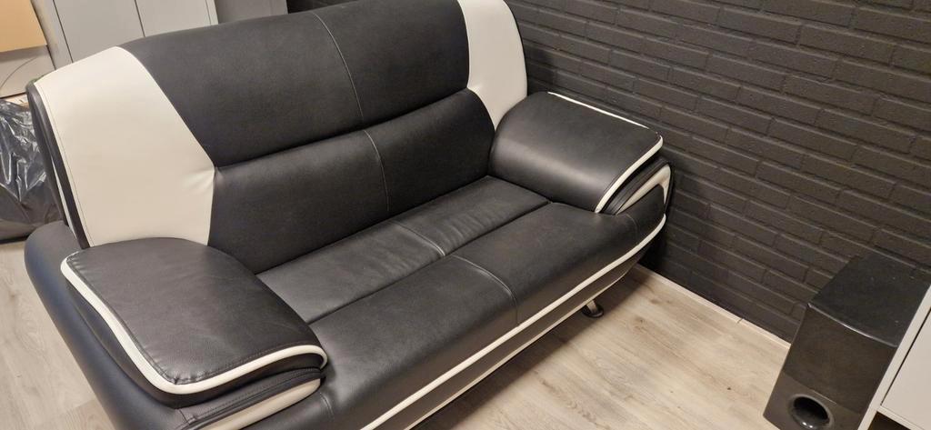 Moderne zwarte lederen bank