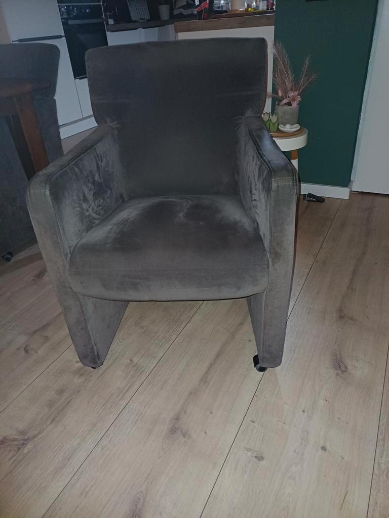 GRATIS ophalen 6 Eetkamerstoelen+wieltjes - Grijs/Taup.