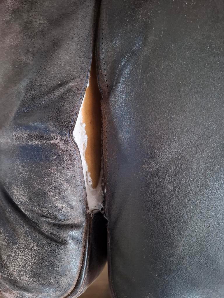 Gratis af te halen 3 x tweezits bankstel microleder.