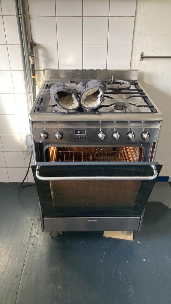 Ophalen voor vridag Gratis Smeg Oven met Grill