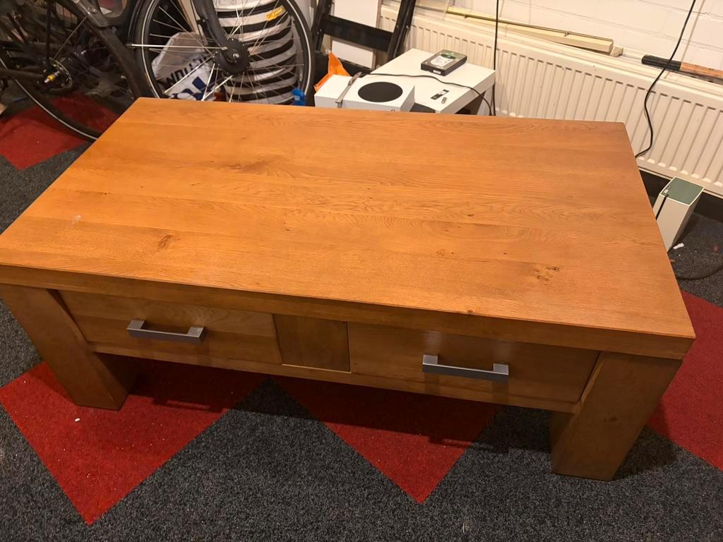 Massief houten salontafel