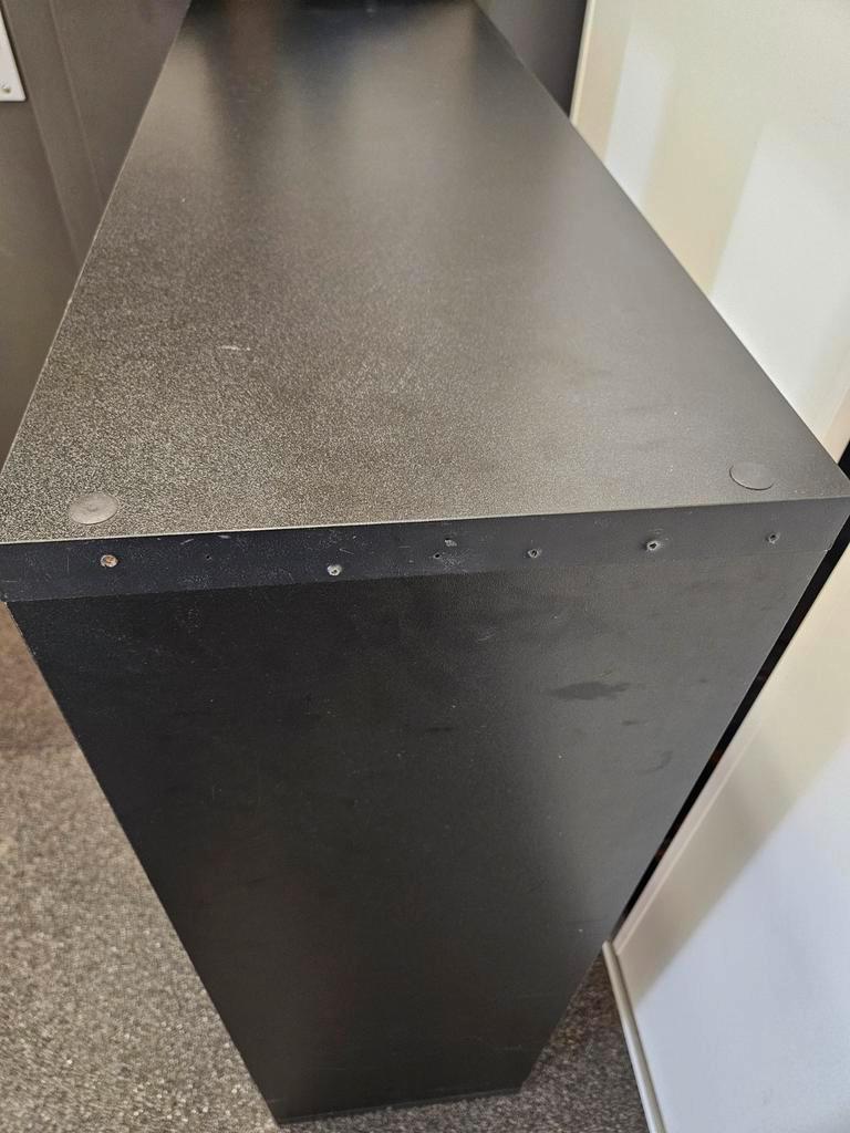 Mooie vierkante kast - 108cm