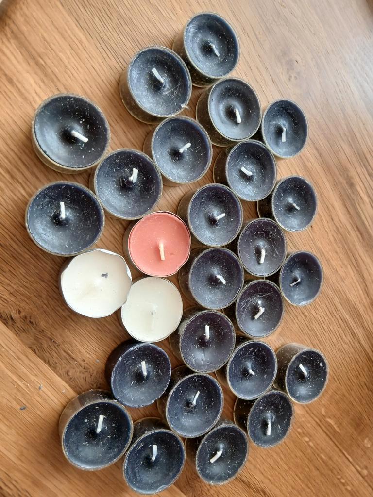 Gratis 27 waxine theelichtjes kaarsjes