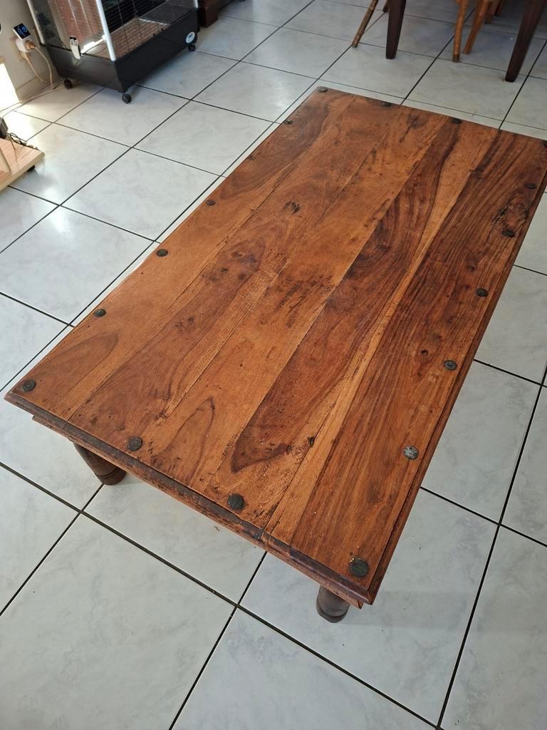 Houten Eettafel met Stoelen