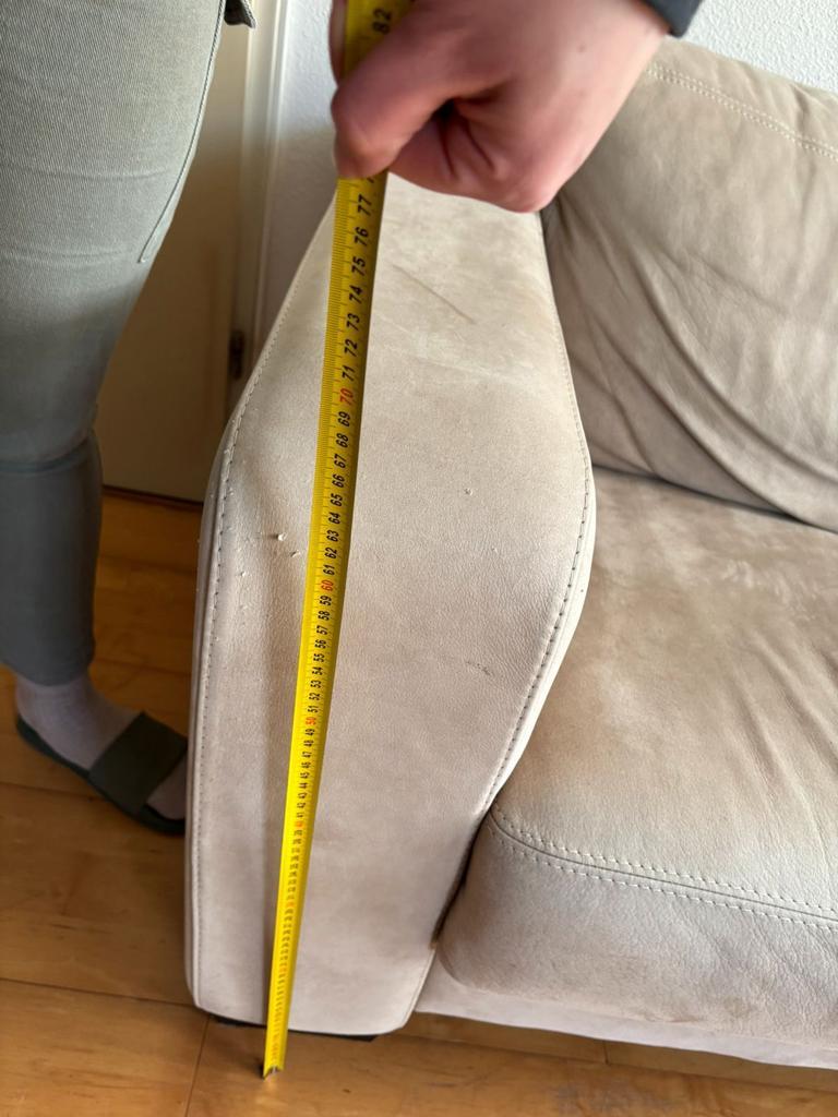 GRATIS! Beige leren bank