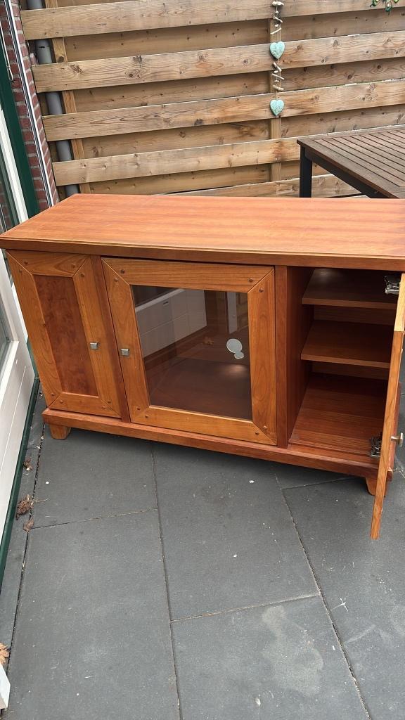 TV kast gratis af te halen in Deventer