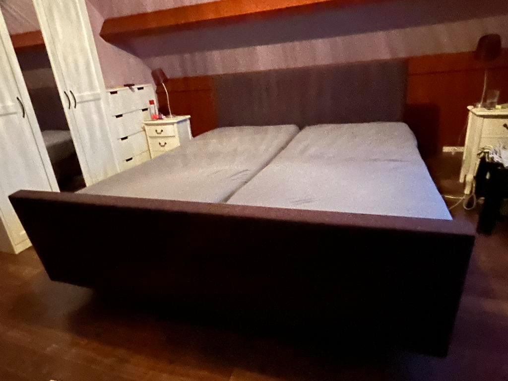 Aangeboden twee persoonsbed