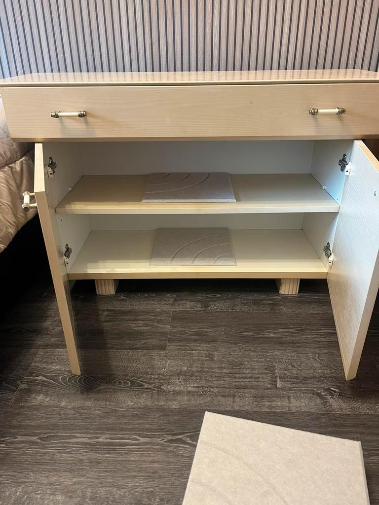 Gratis ladekast met twee deurtjes