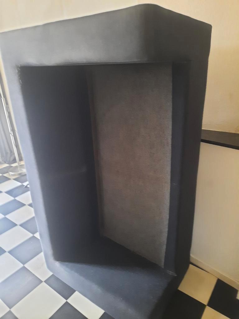 I.v.m overlijden. 2 zitbanken