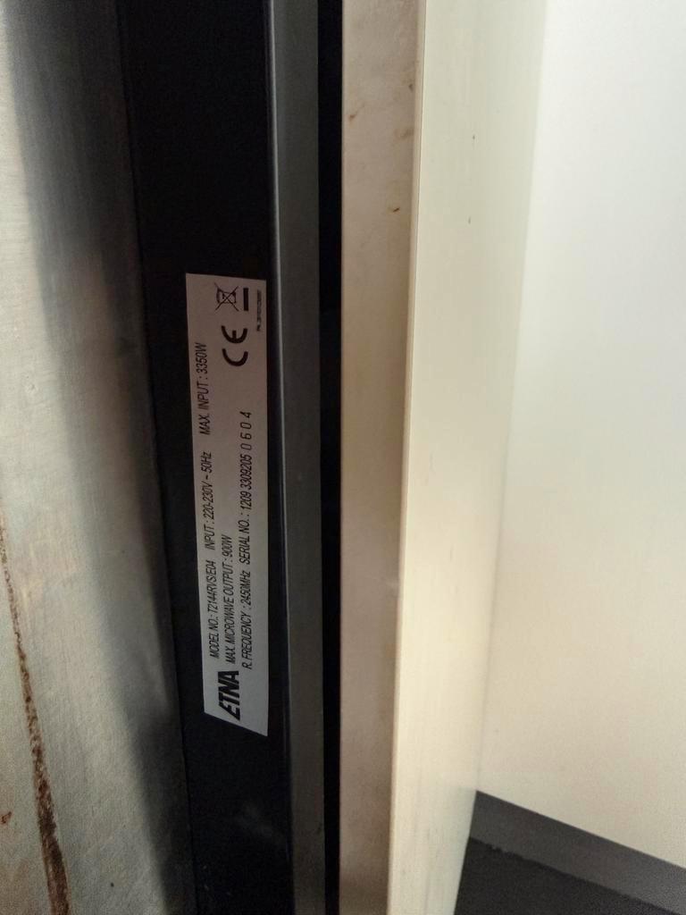 Gratis Keukenkasten evt apartauur tegen bod