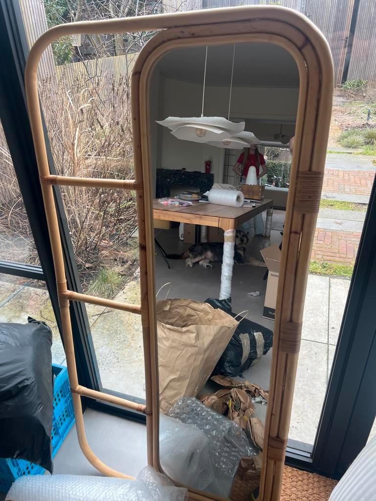 Stijlvolle rotan spiegel