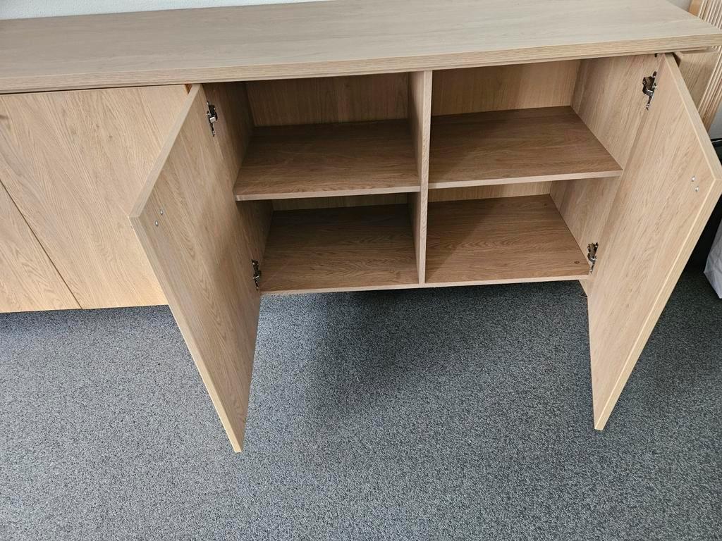 Groot dressoir met veel opbergruimte