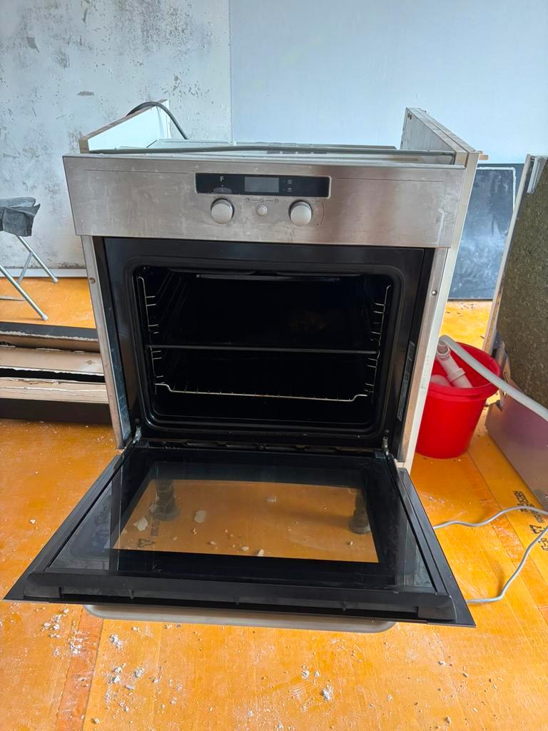 Whirlpool oven ZSM OPHALEN